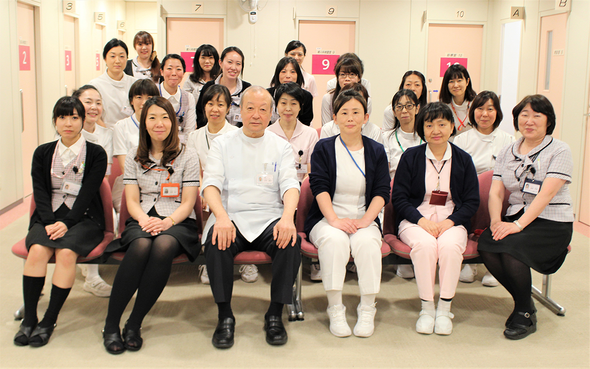 先生と婦人健診スタッフ